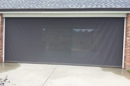 Retractable sun screens